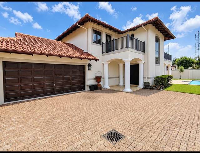4 BEDROOM TOWNHOUSE FOR SALE IN IZINGA